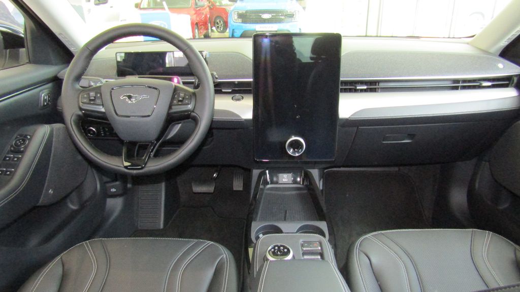 ford-mustang-mach-e-72-6-kwh-standardni-dojezd-198 - 4