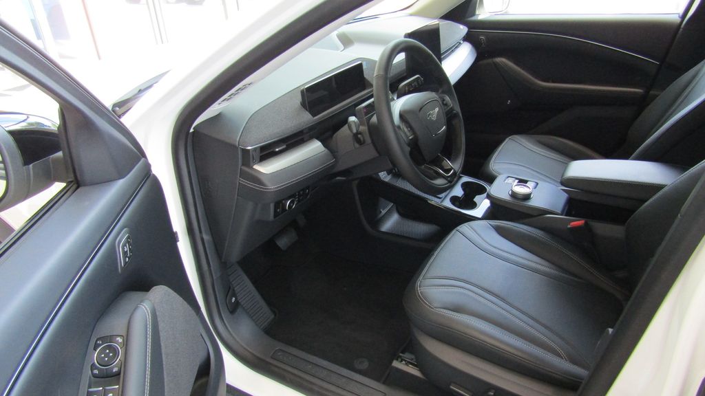 ford-mustang-mach-e-72-6-kwh-standardni-dojezd-198 - 5