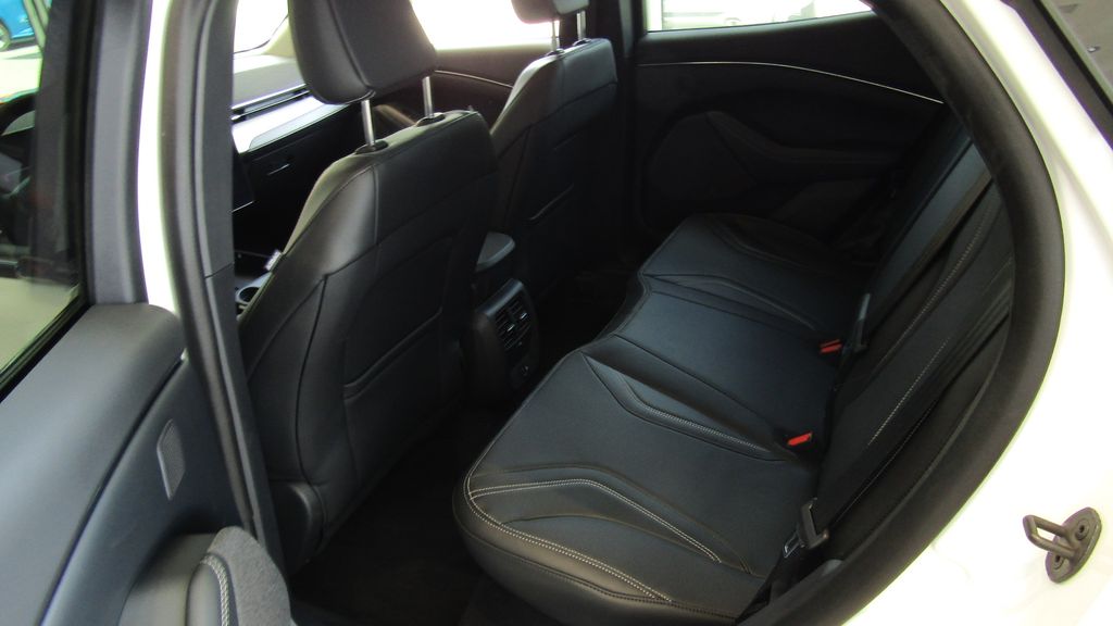 ford-mustang-mach-e-72-6-kwh-standardni-dojezd-198 - 6