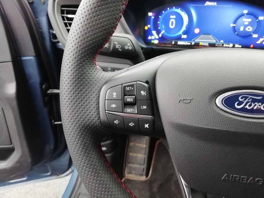 ford-kuga-plug-in-hybrid-st-line-x - 8