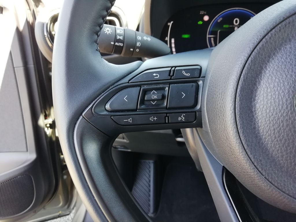 toyota-yaris-cross-style-1-5-hev-e-cvt-fwd - 8