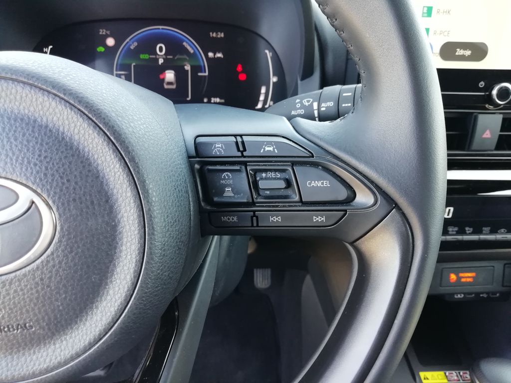 toyota-yaris-cross-style-1-5-hev-e-cvt-fwd - 9