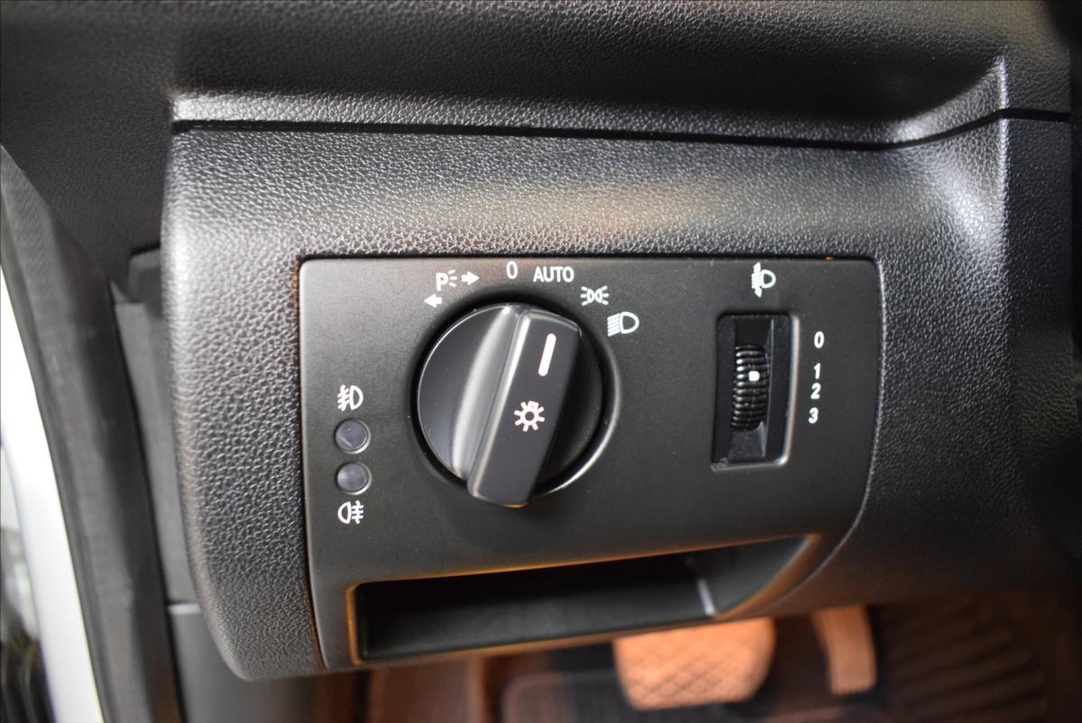 mercedes-benz-tridy-a-a180-automat-po-servisu - 9