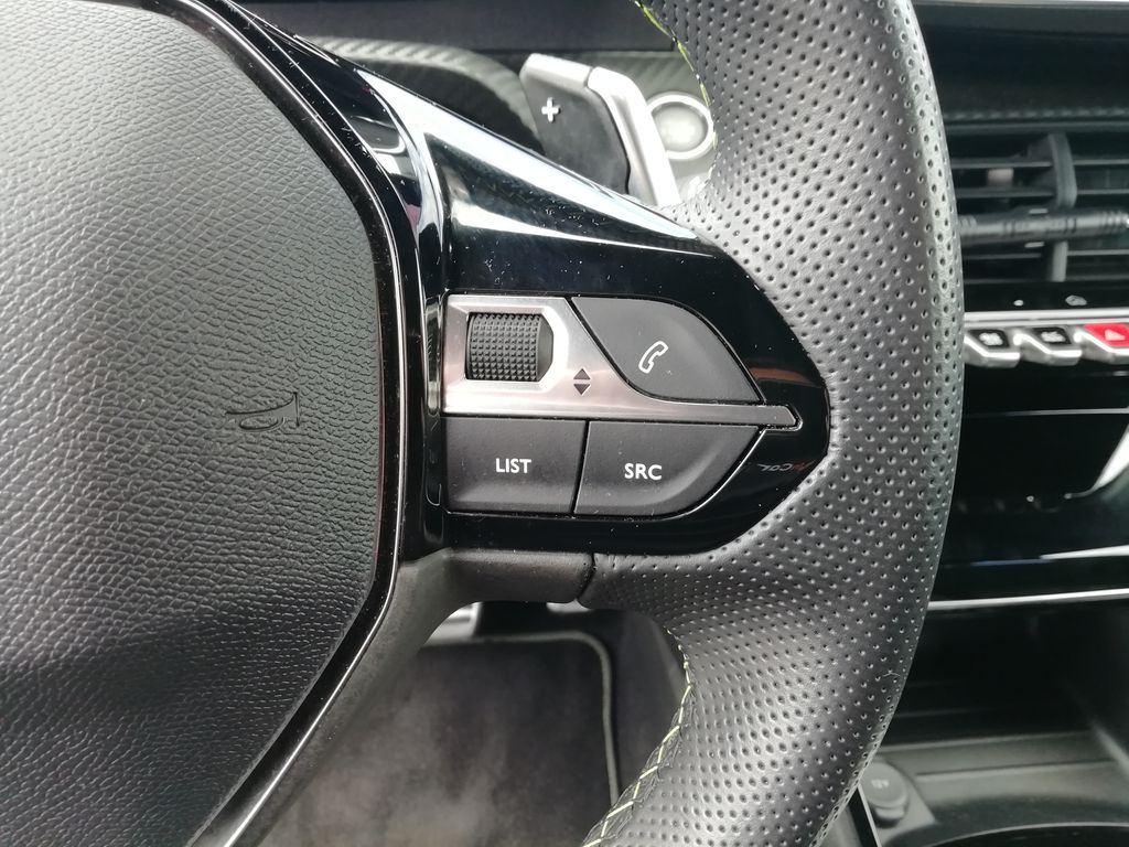 peugeot-2008-gt-1-2-pt-130-s-s-eat8 - 9