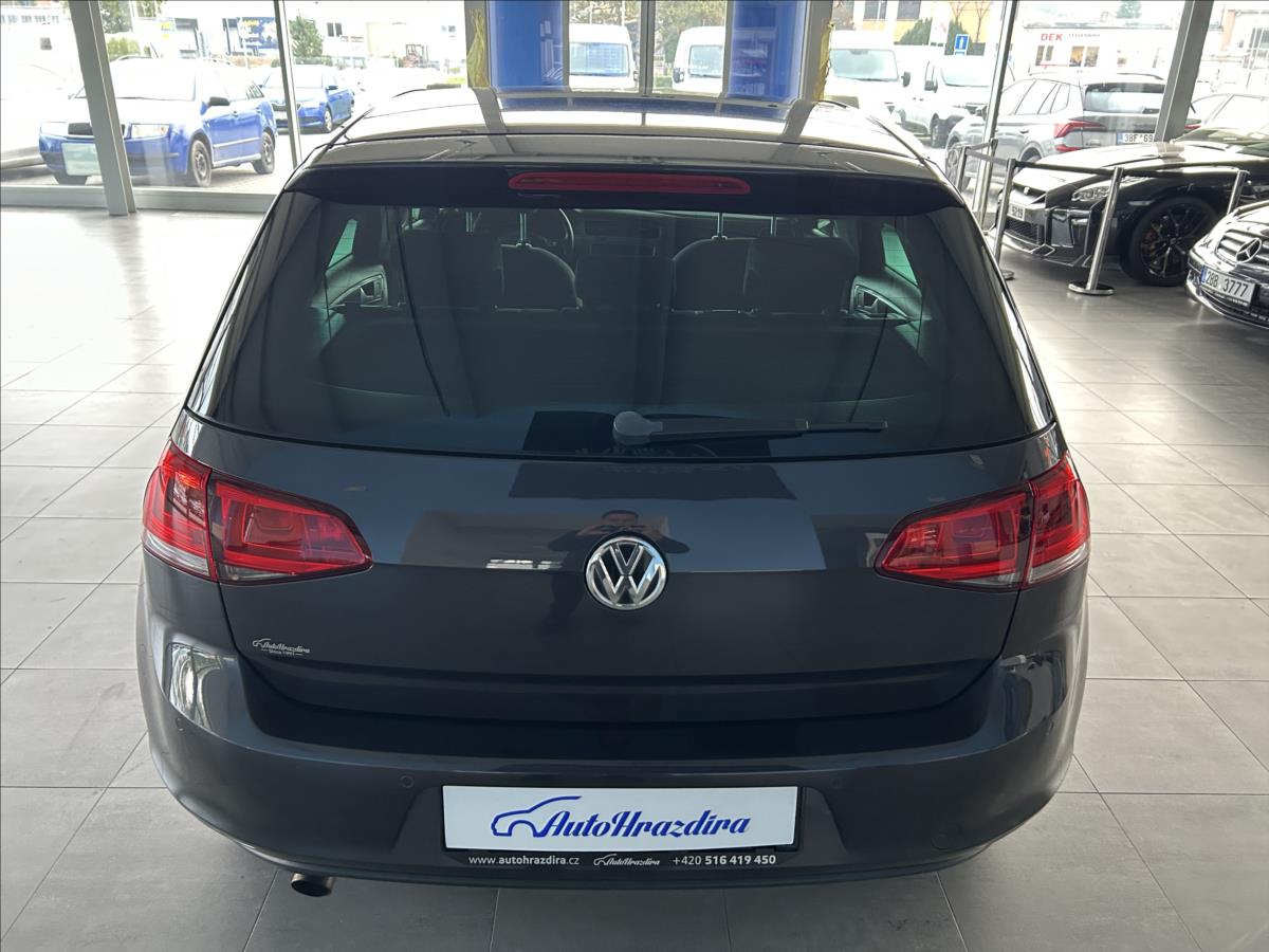 volkswagen-golf-1-2-tsi-81kw-lounge-serviska - 4