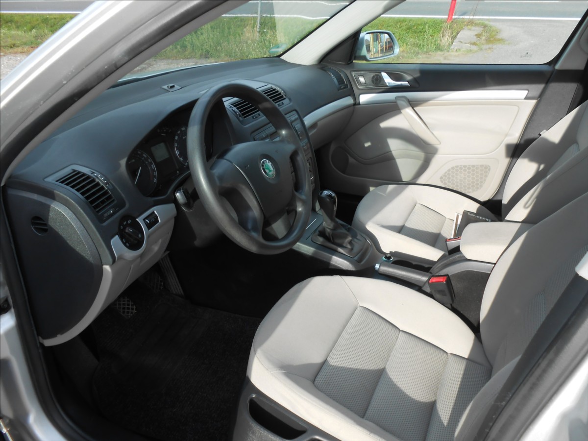 skoda-octavia-1-6-i-75-kw-digiklima-serviska - 6