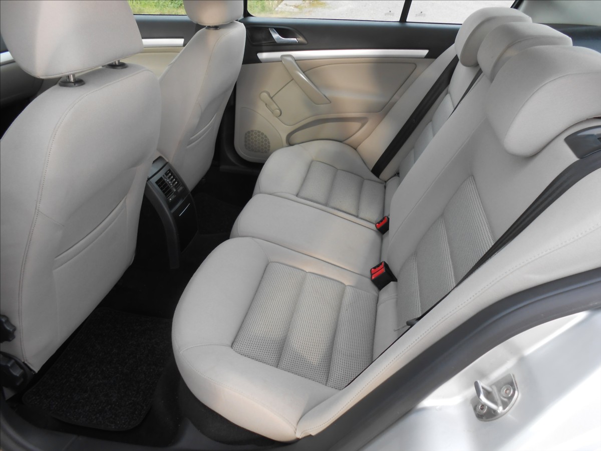 skoda-octavia-1-6-i-75-kw-digiklima-serviska - 8