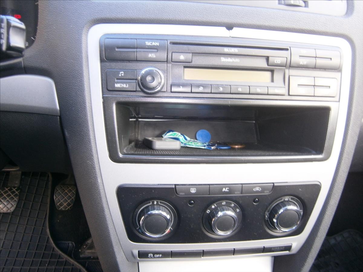 skoda-octavia-1-6-tdi-klima - 9