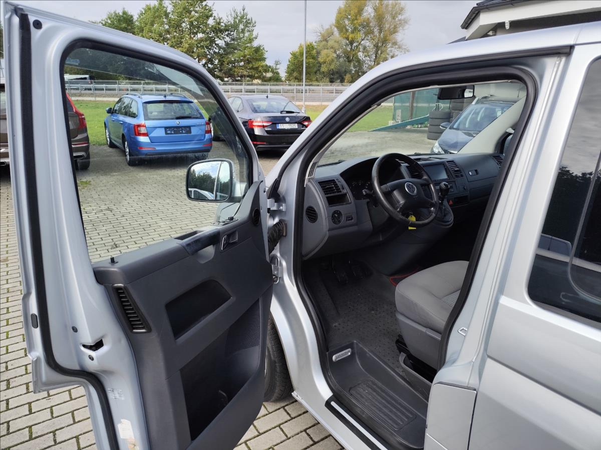 volkswagen-caravelle-2-5tdi-96kw-face-8mist-alu-klima - 8