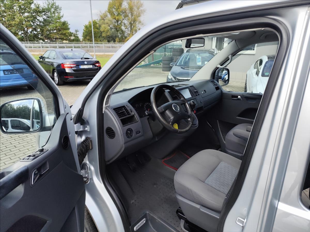volkswagen-caravelle-2-5tdi-96kw-face-8mist-alu-klima - 9