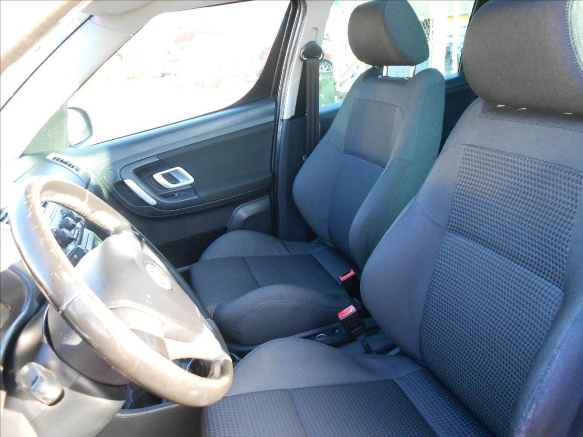 skoda-roomster-1-4-tdi-cz-serviska-panorama - 7