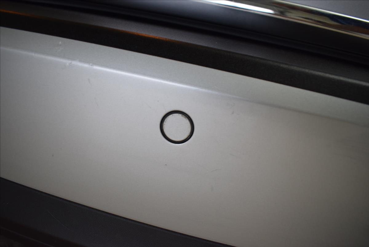 volkswagen-passat-2-0-tdi-bez-koroze-super-stav - 7