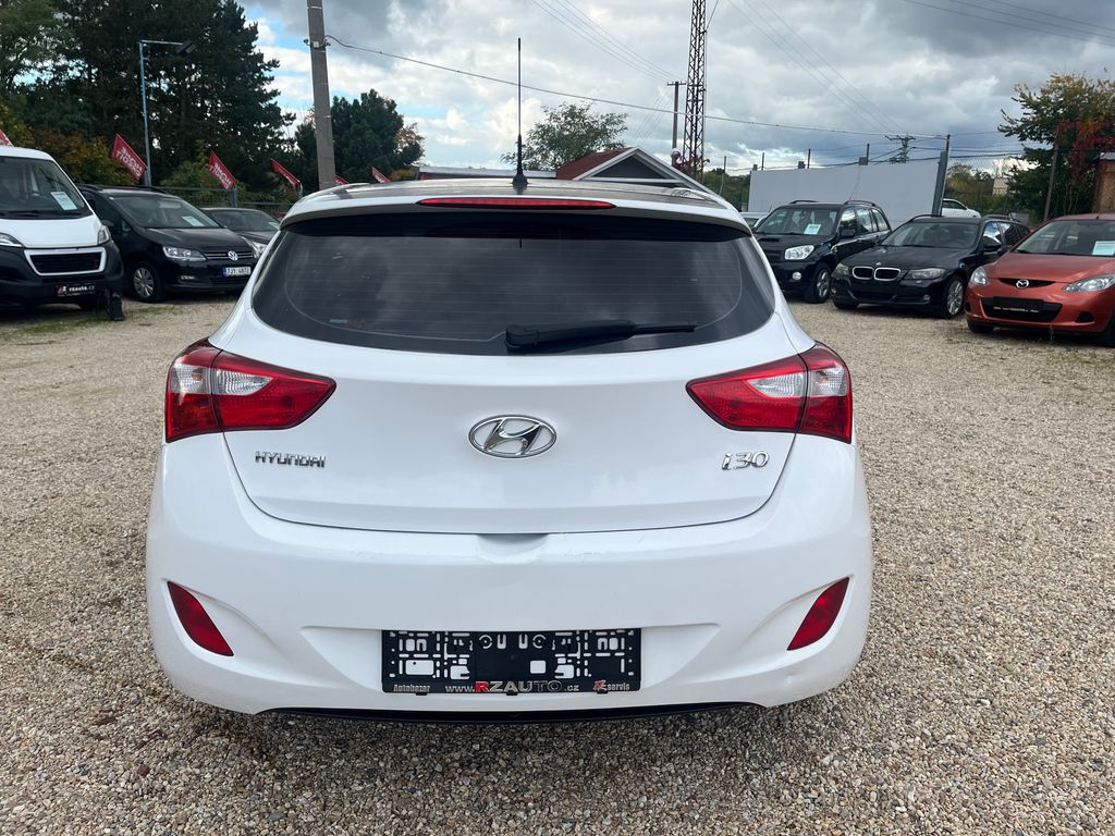 hyundai-i30-1-6crdi-81kw-pravid-servis - 3