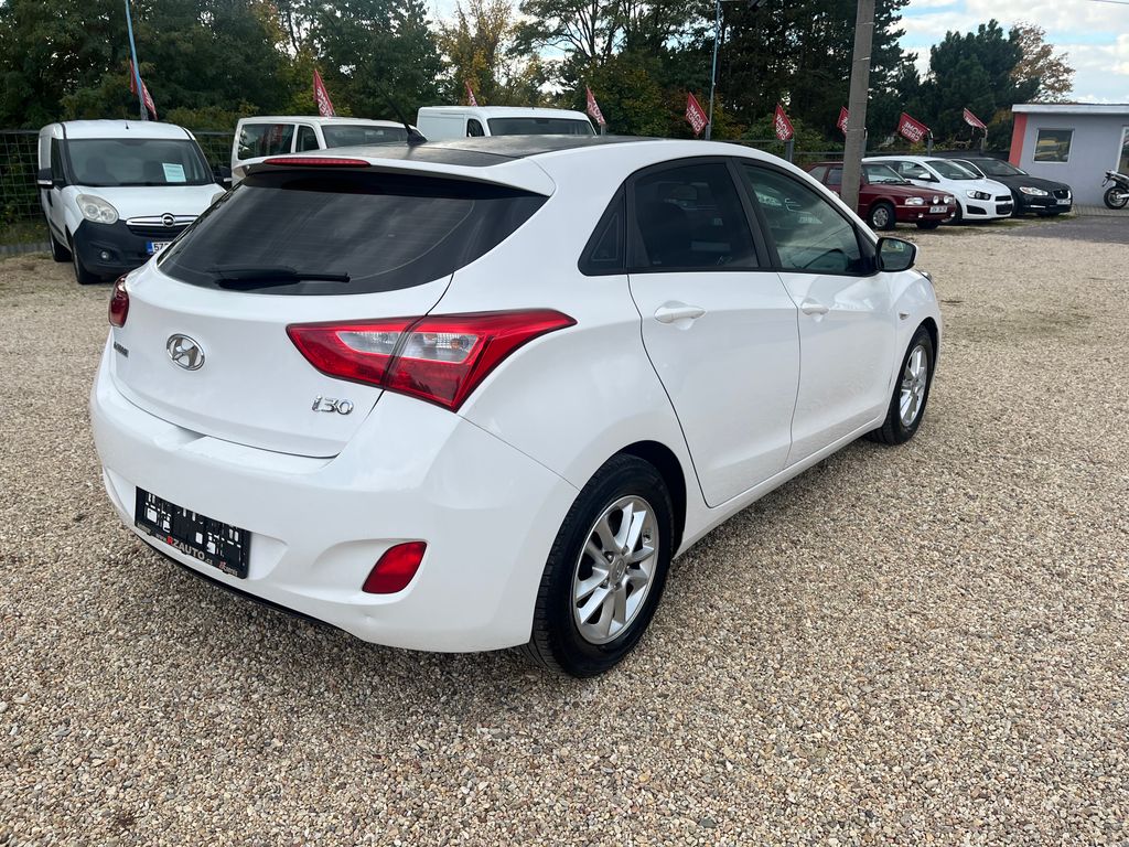 hyundai-i30-1-6crdi-81kw-pravid-servis - 6