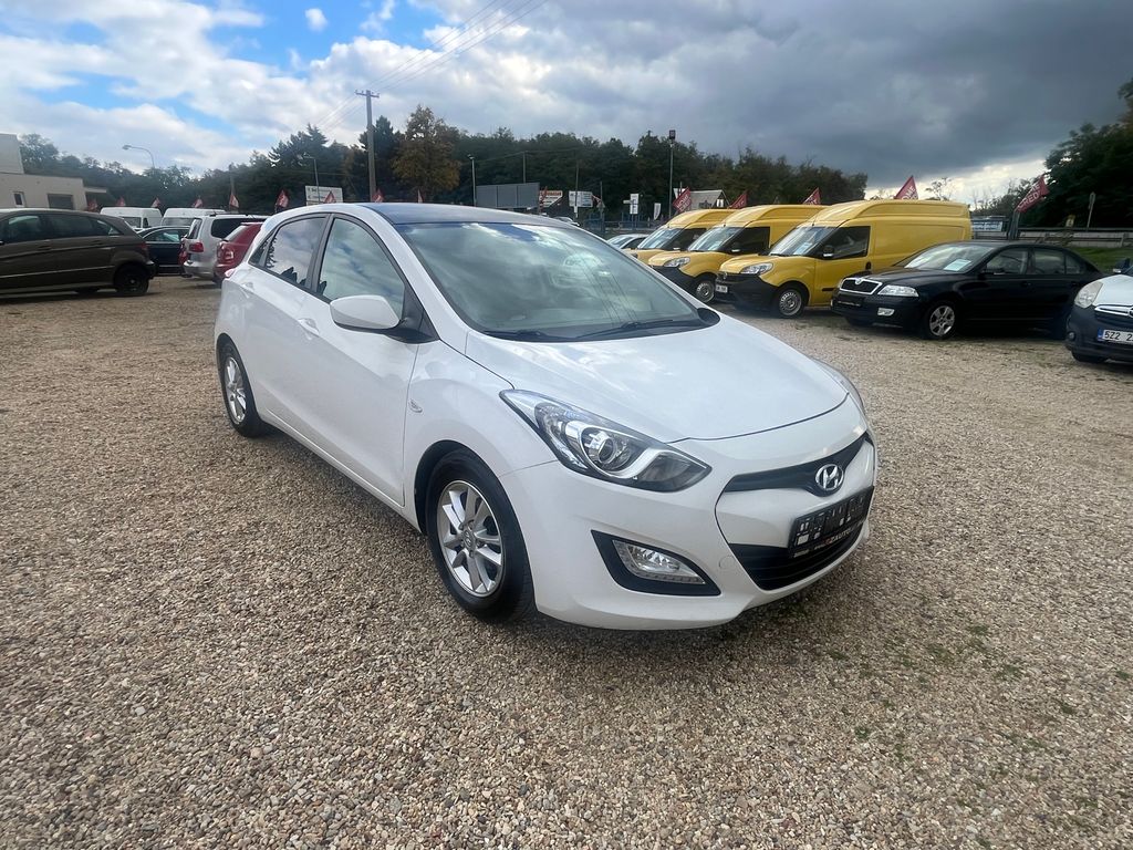 hyundai-i30-1-6crdi-81kw-pravid-servis - 8