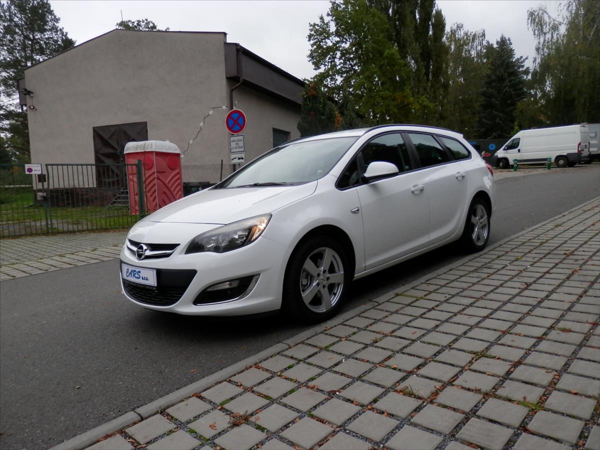 Opel Astra 1,6 CDTi, 81 Kw, Dual klima, Nové v ČR