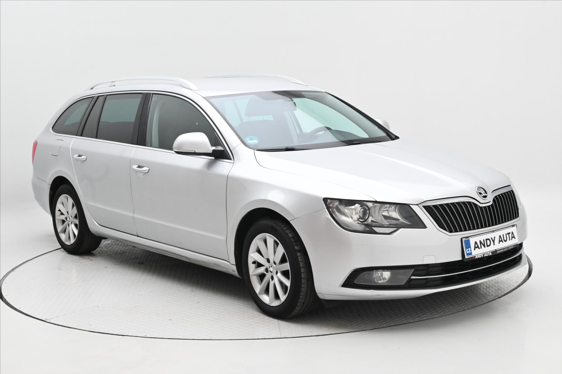 skoda-superb-2-0-tdi-103-kw-ambition-servisni-historie - 2