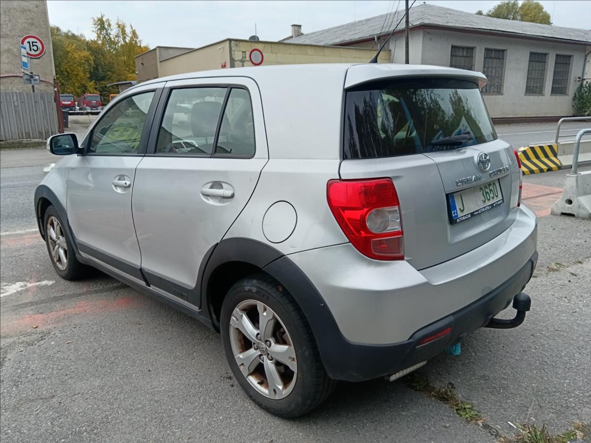 toyota-urban-cruiser-1-4-d4d-high-awd - 7