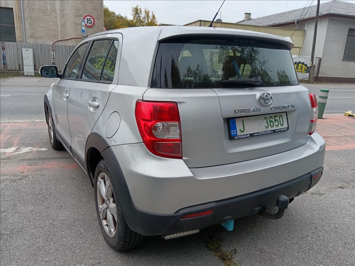 toyota-urban-cruiser-1-4-d4d-high-awd - 8