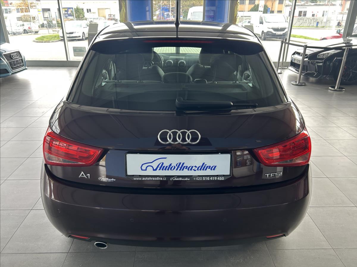 audi-a1-1-2-tsi-spaceback-navi-vyhrev - 5