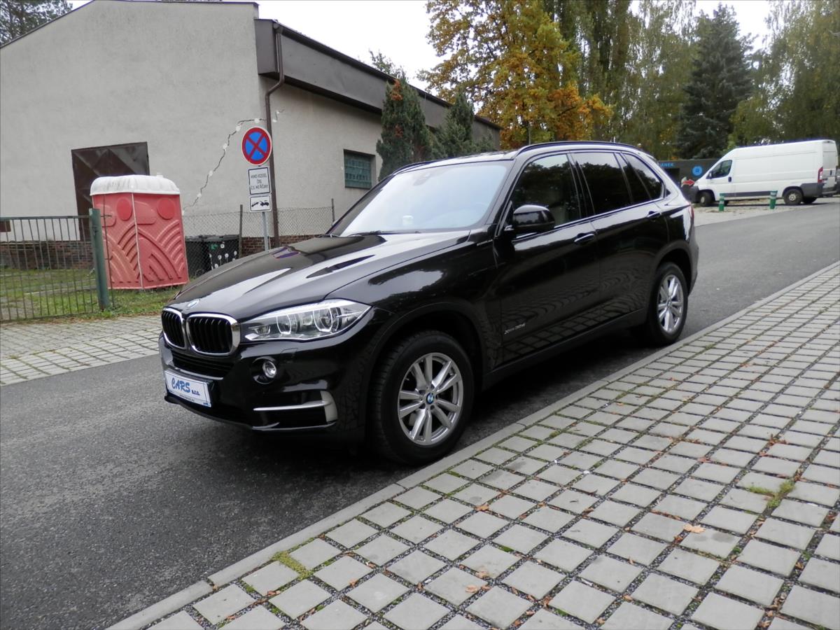 BMW X5 xDrive30D, HeadUp, Softclose, Nové v ČR, DPH