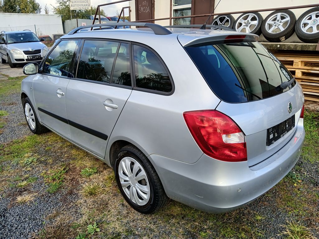 skoda-fabia-1-6-combi-ambiente - 2