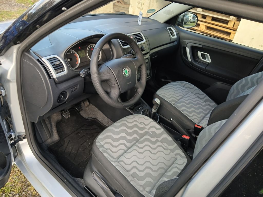 skoda-fabia-1-6-combi-ambiente - 8