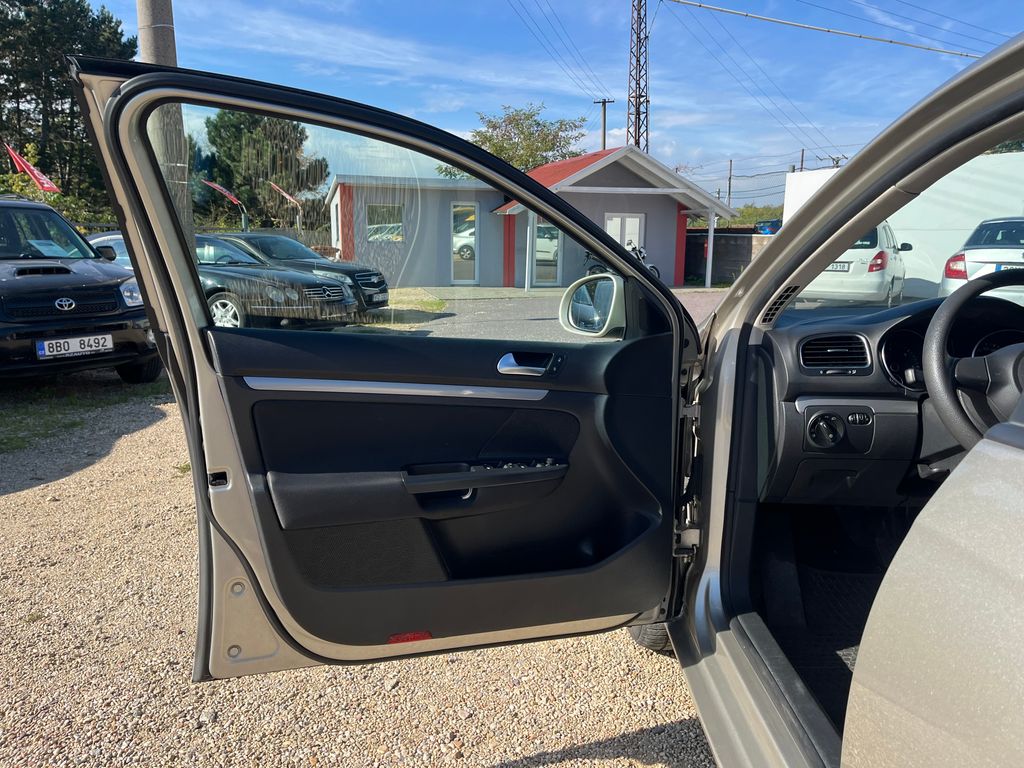 volkswagen-golf-1-6tdi-77kw-dsg-klima - 8