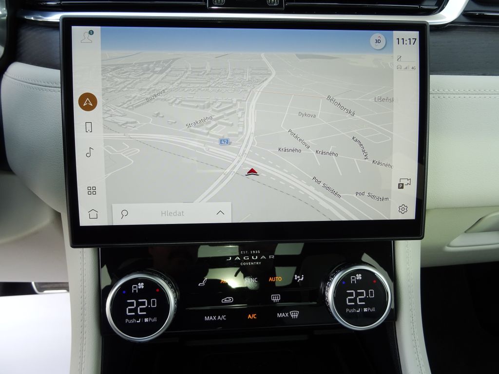 jaguar-f-pace-d200-awd-r-dynamic-panorama - 7