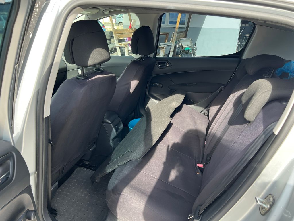 peugeot-308-1-6-hdi - 8