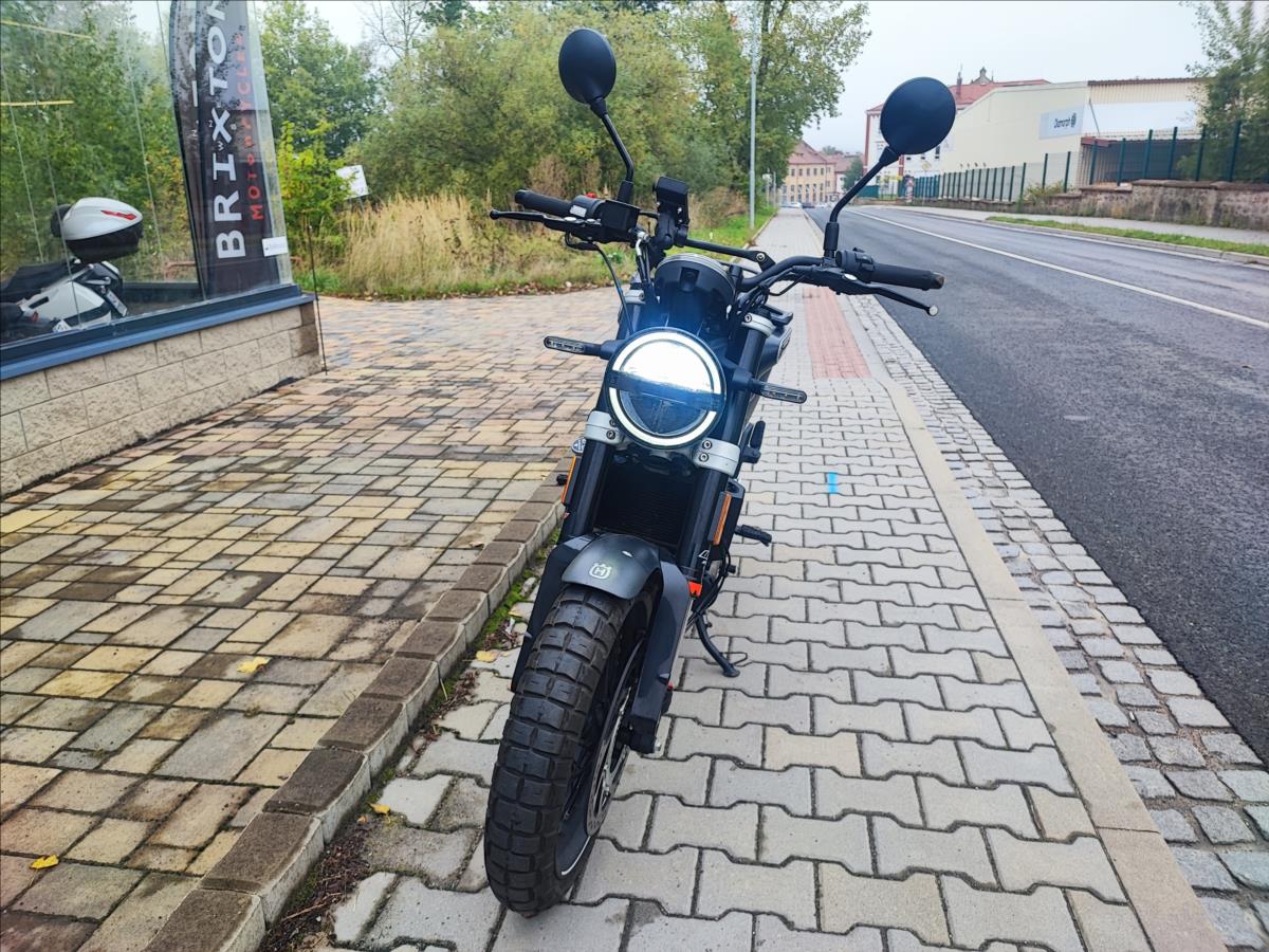 husqvarna-svartpilen-125 - 1
