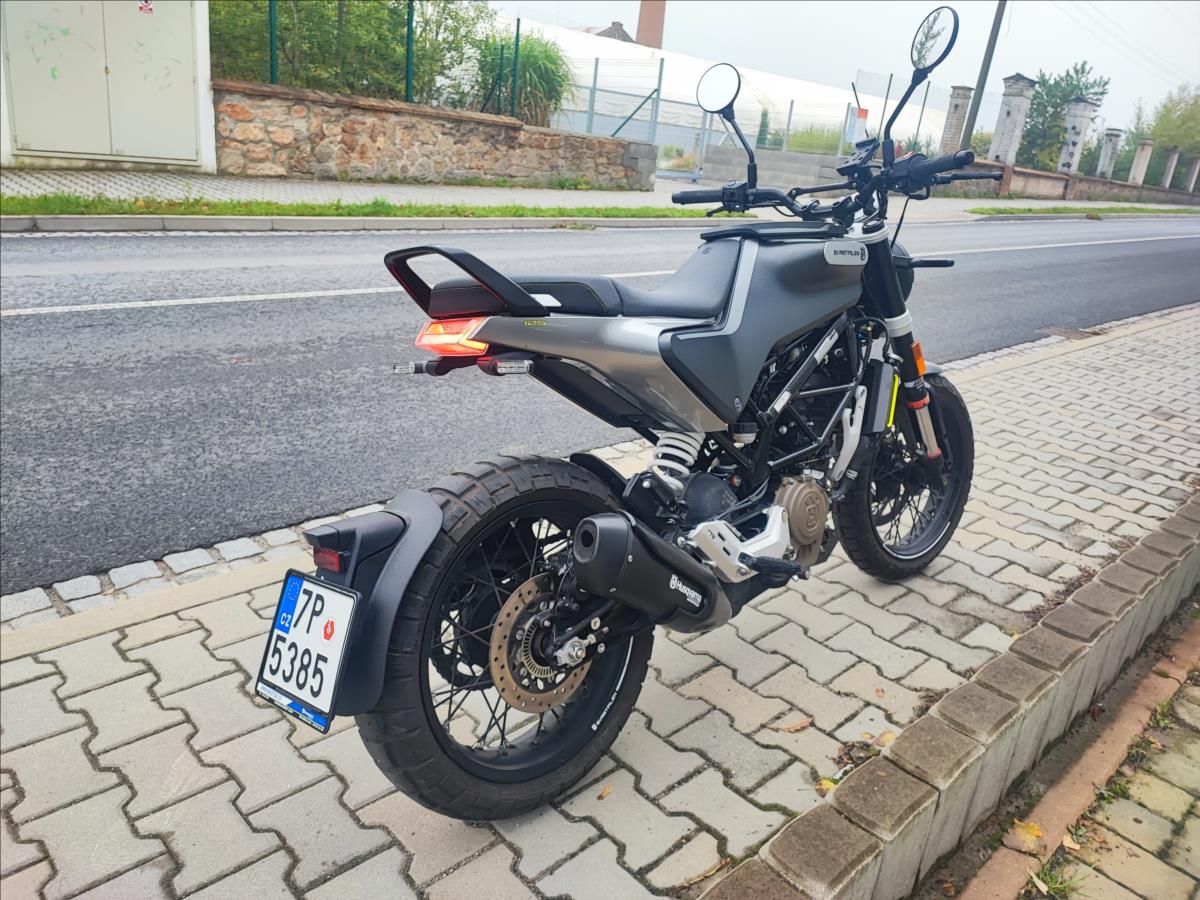husqvarna-svartpilen-125 - 4