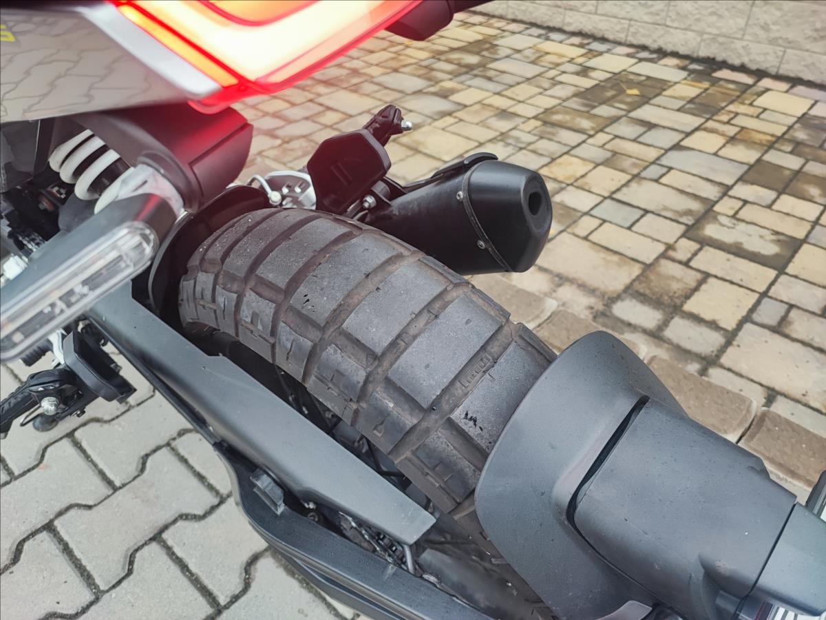 husqvarna-svartpilen-125 - 5