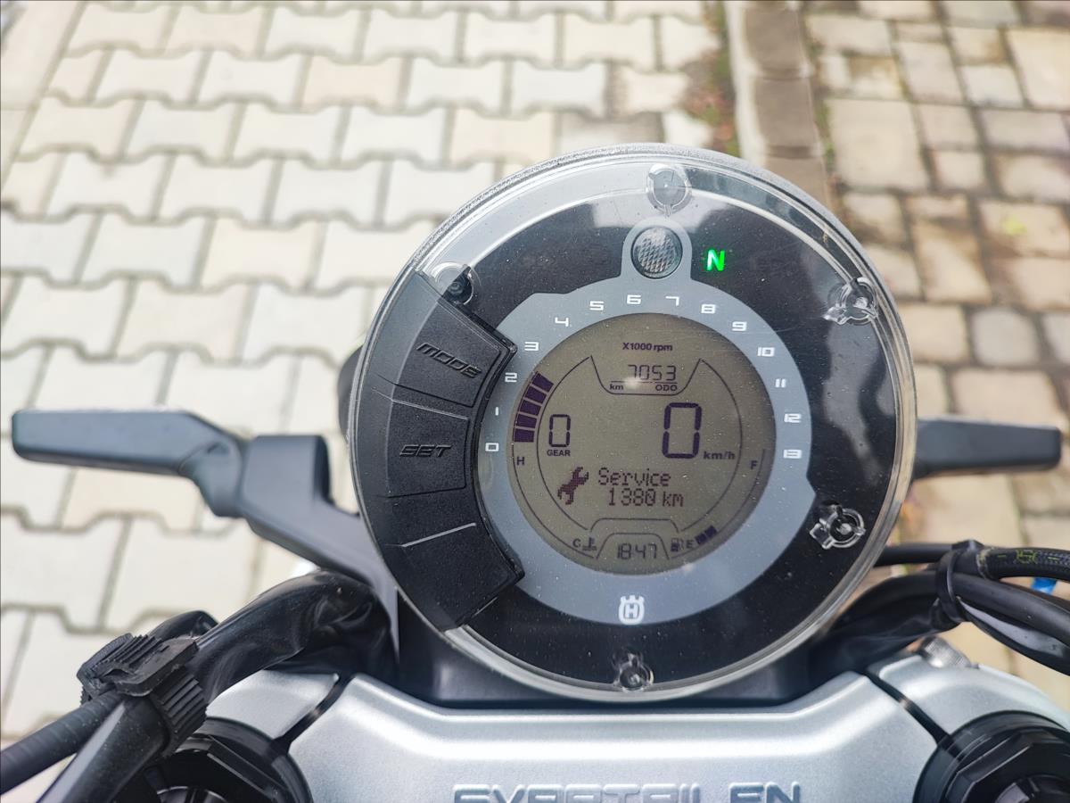 husqvarna-svartpilen-125 - 7