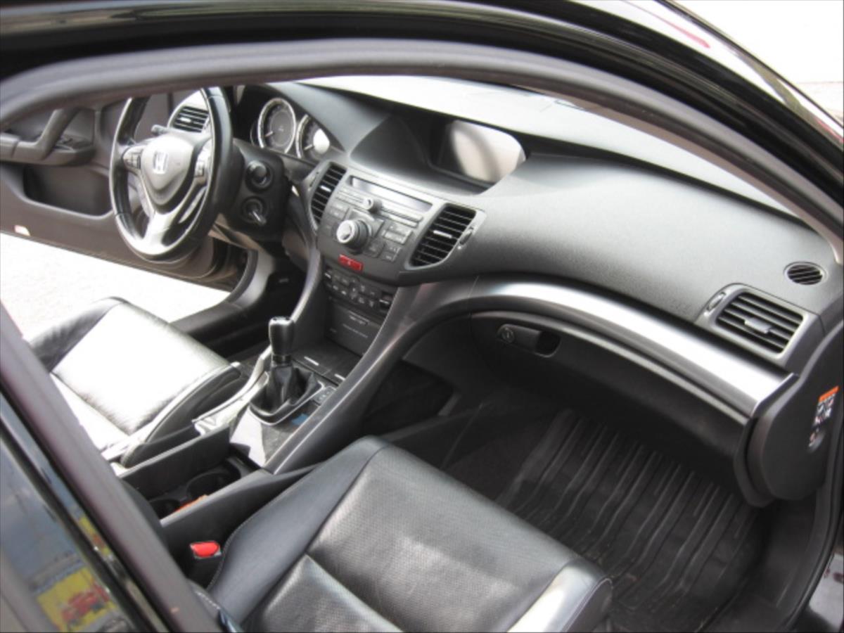 honda-accord-2-4-i-vtec - 9