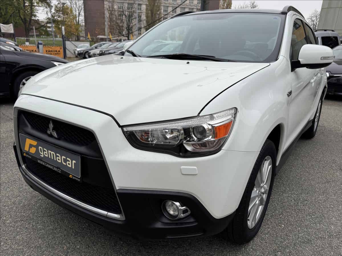 mitsubishi-asx-1-8-pekny-stav-xenon - 1