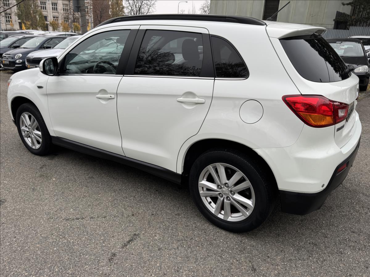 mitsubishi-asx-1-8-pekny-stav-xenon - 5