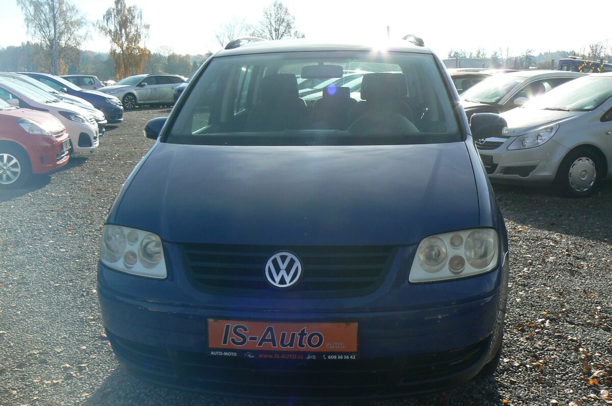 volkswagen-touran-1-6-fsi - 2
