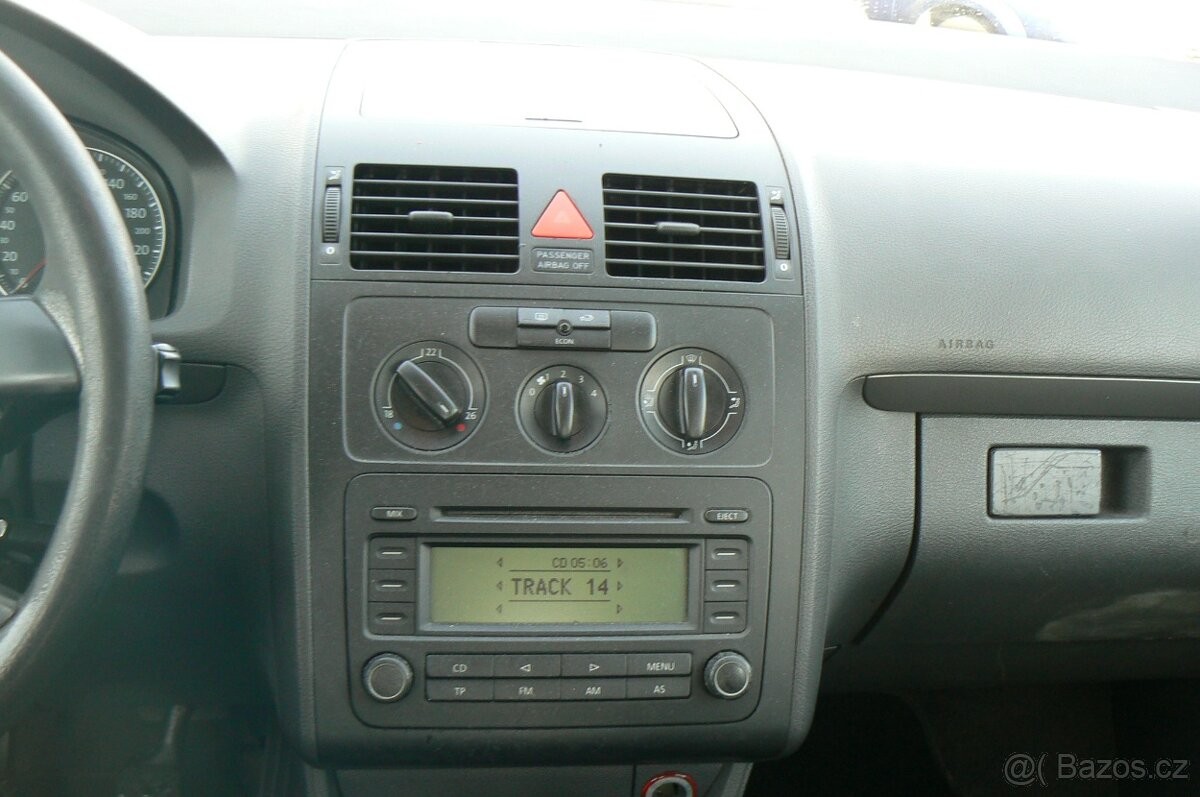 volkswagen-touran-1-6-fsi - 9