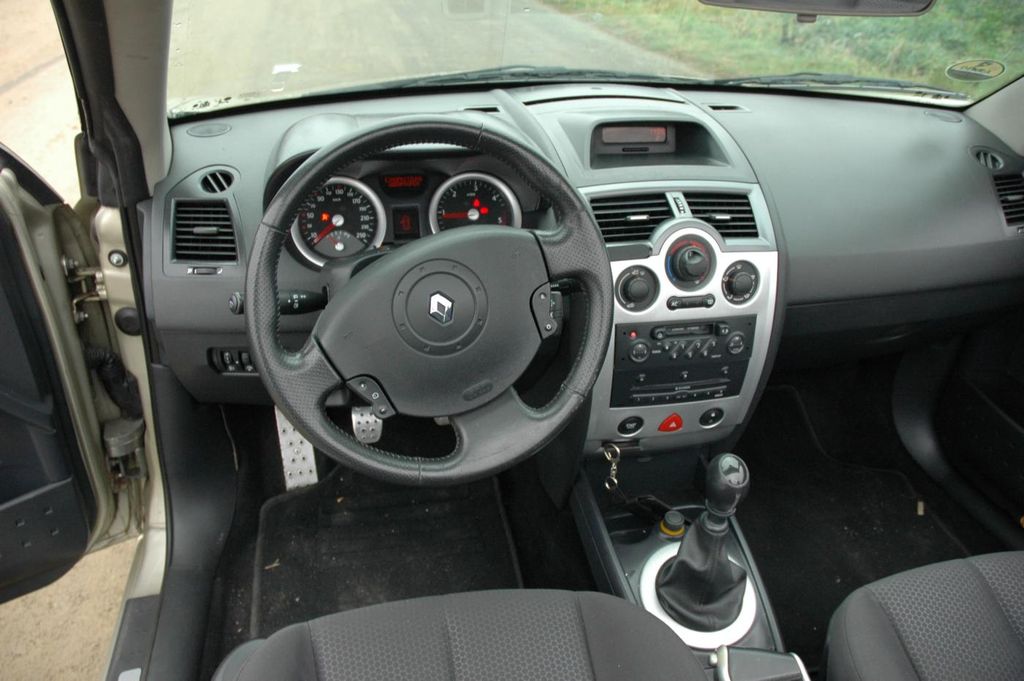 renault-megane-1-9-dci-kabriolet - 8