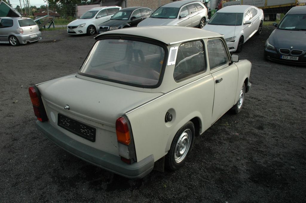 trabant-kombi-1-1-razeni-na-podlaze-veteran - 4
