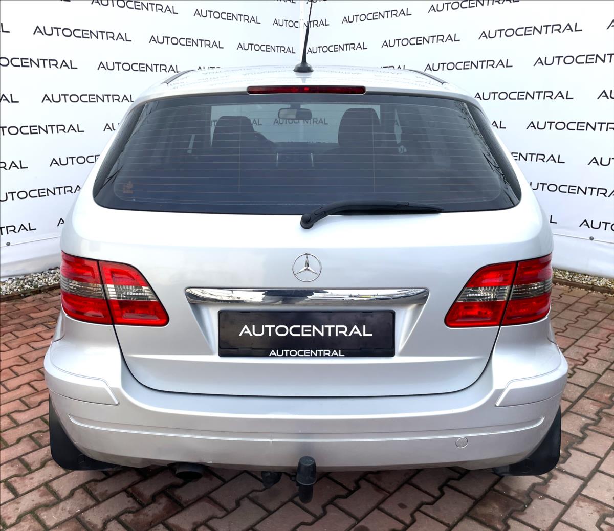 mercedes-benz-tridy-b-1-7-i-85kw-serv-kn-stk-10-27 - 4