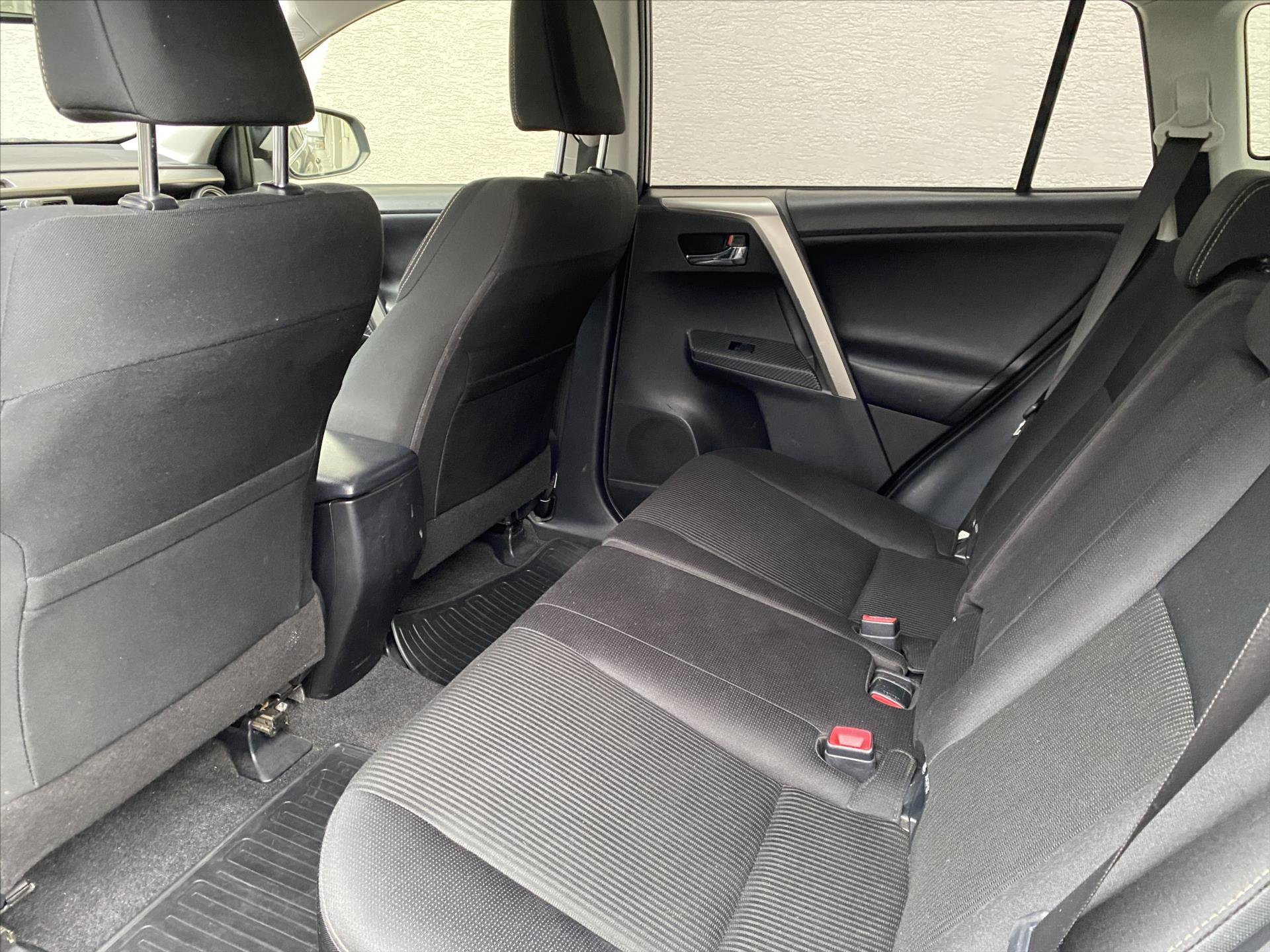 toyota-rav4-2-0-vvt-i-4x4 - 5