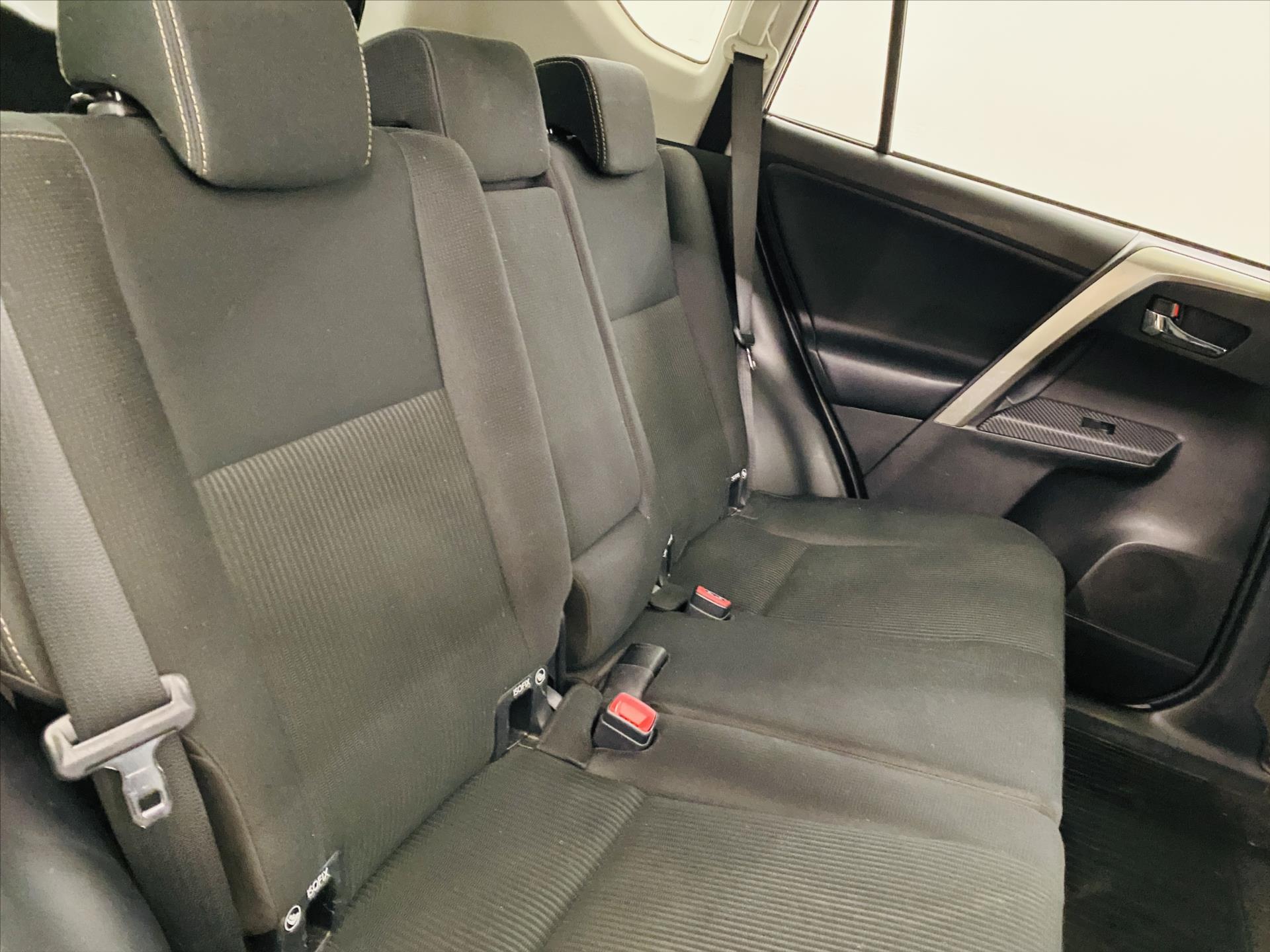 toyota-rav4-2-0-vvt-i-4x4 - 6
