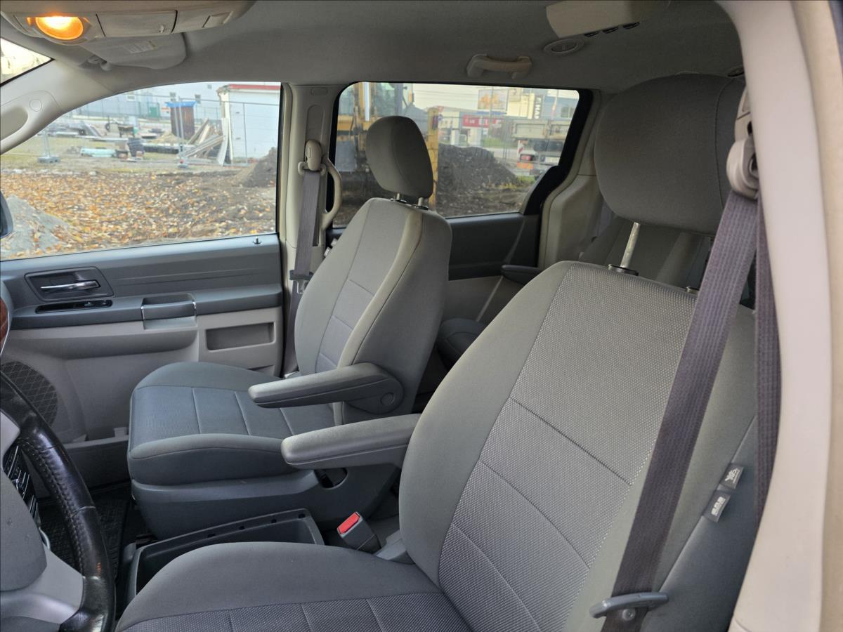 chrysler-grand-voyager-2-8-2-8crd-120kw-7-mist-2-8crd-120kw-7-mist - 9