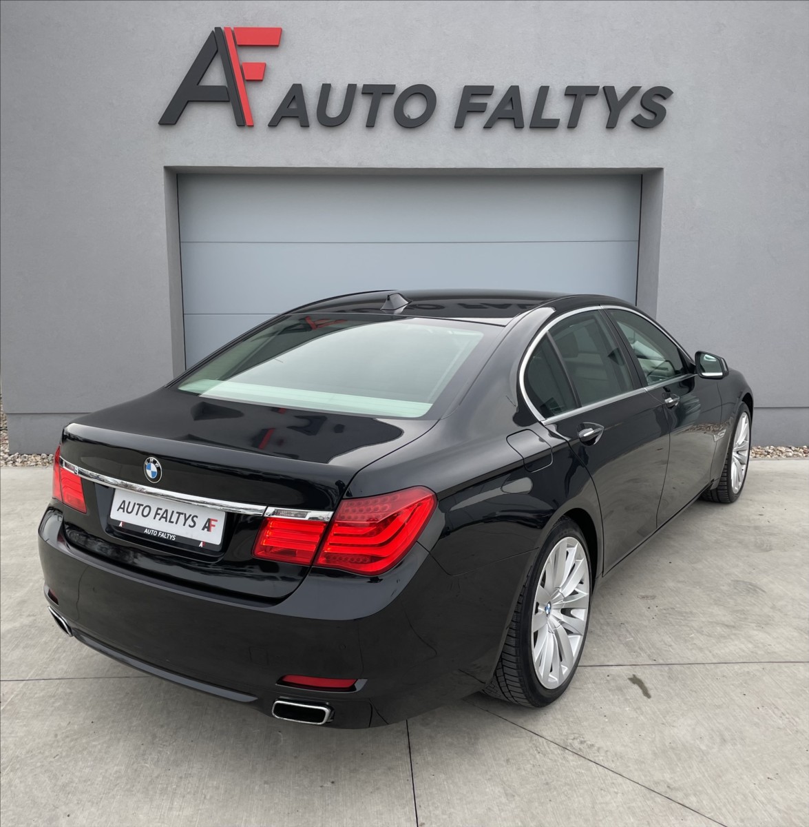 bmw-rada-7-740d-xdrive-cr - 2