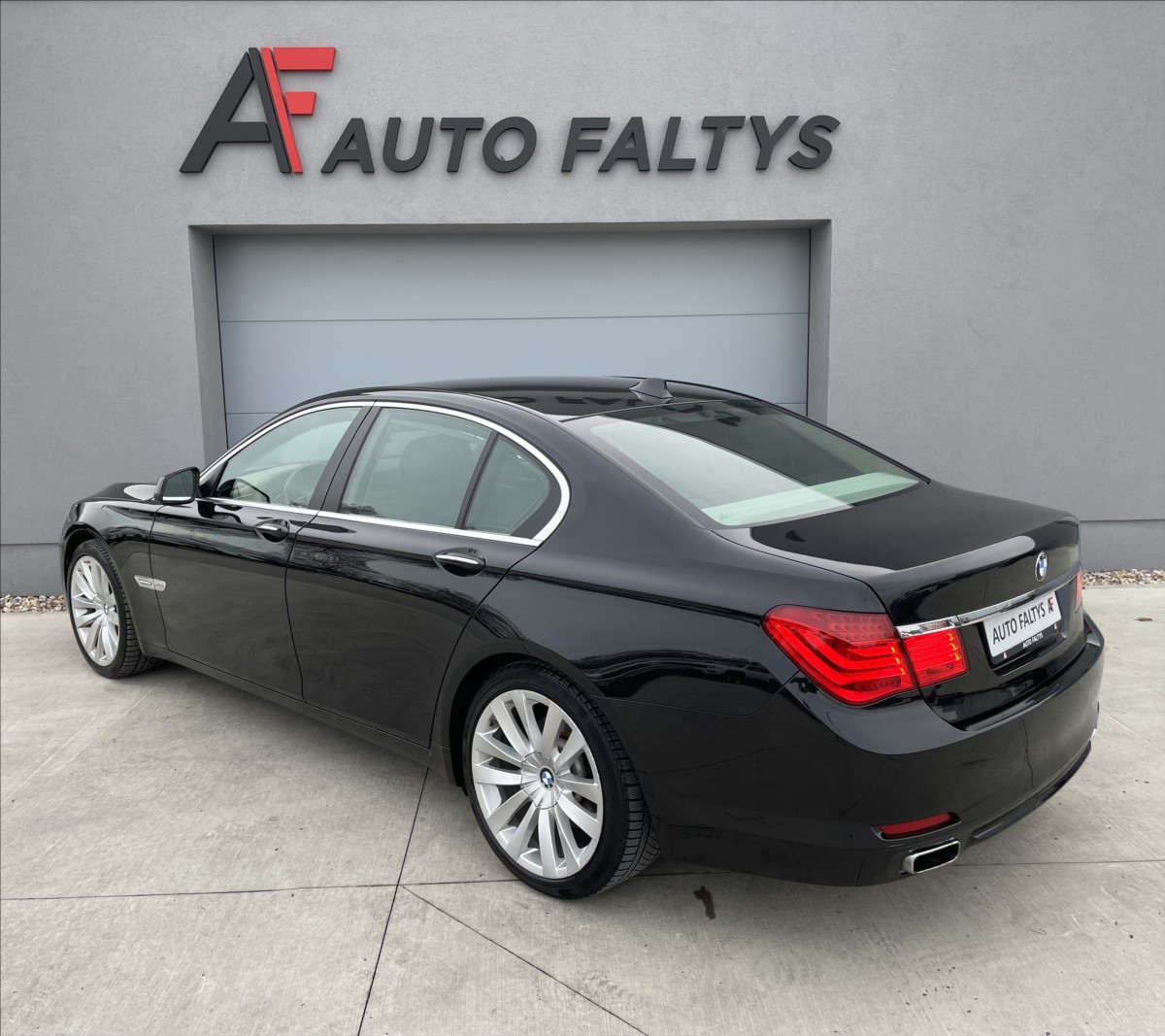 bmw-rada-7-740d-xdrive-cr - 4