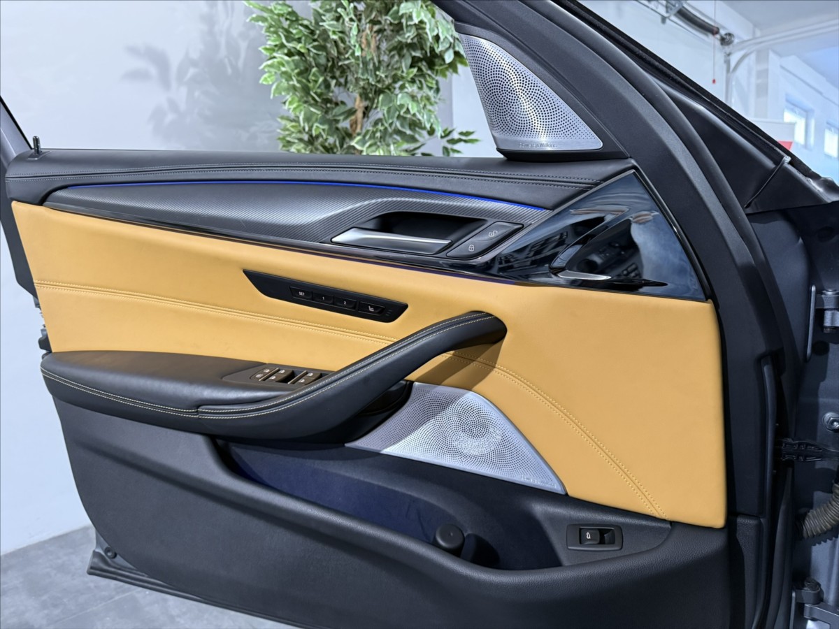 bmw-m5-4-4-competition-ceramic-top - 5