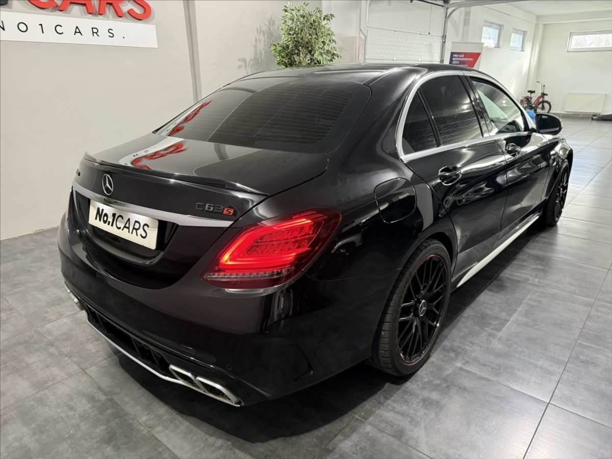mercedes-benz-tridy-c-4-0-63s-amg-v8-375-kw-burm - 4
