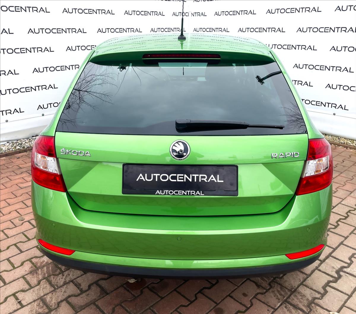 skoda-rapid-1-6-tdi-joy-85kw-led-xenon-tz - 4